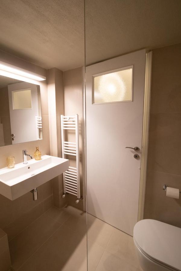 Didotou Oasis Apartment Athens Exterior photo